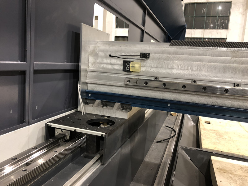 10kW stroj za lasersko rezanje vlakana