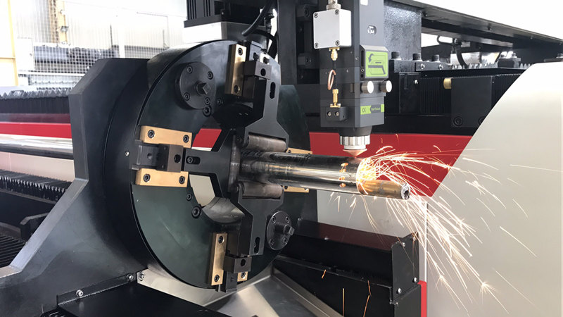 1500W laserski stroj za rezanje cijevi za prodaju cijevni laserski cijev i rezač metala 1.5KW