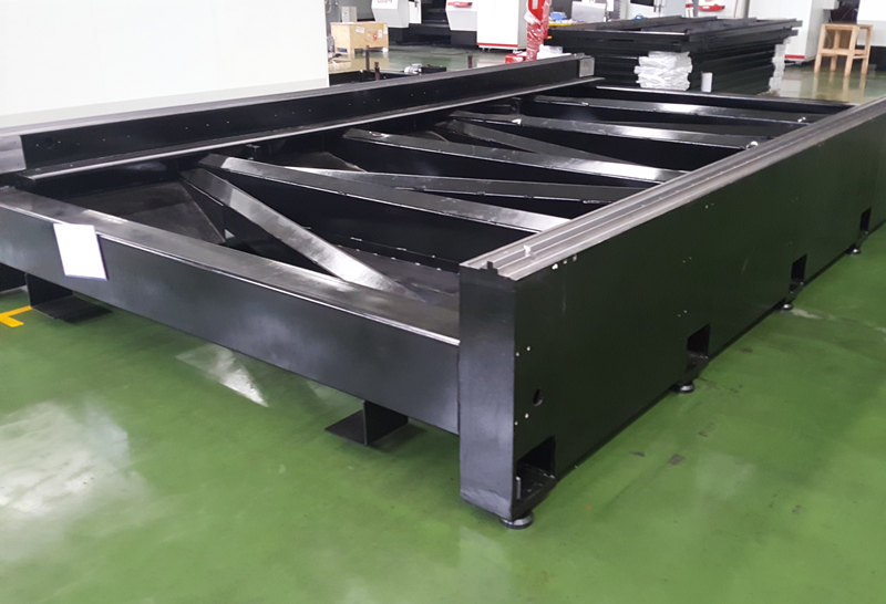 IPG stroj za lasersko rezanje CNC vlakana 500W za stroj za lasersko rezanje metalnih cijevi